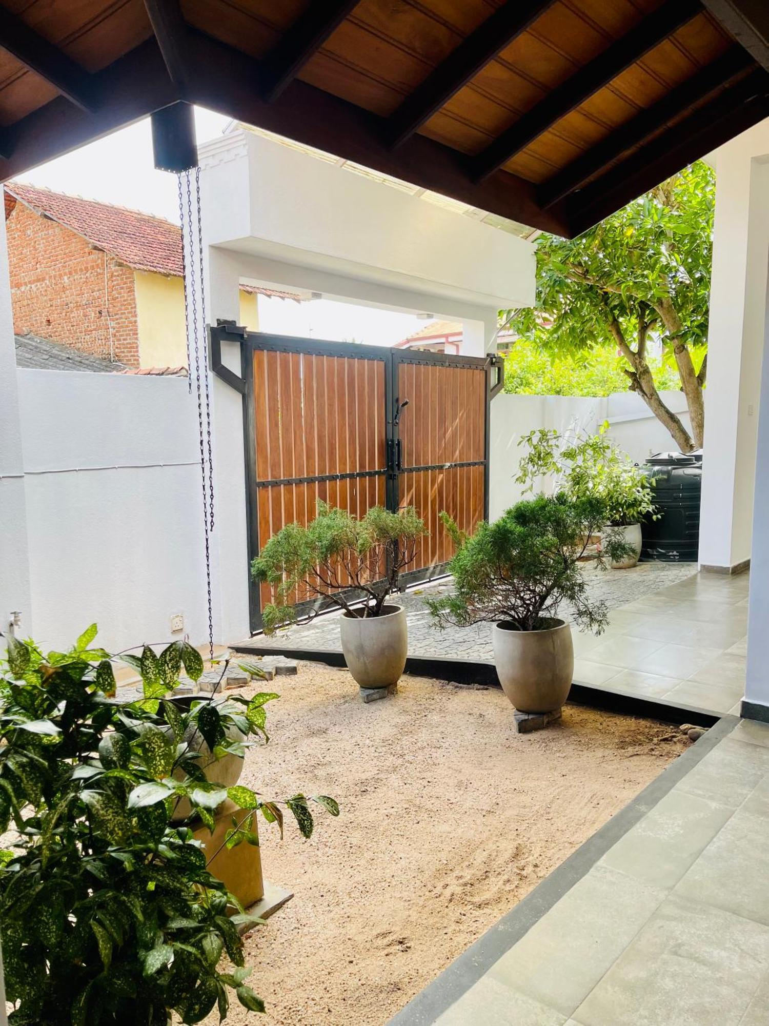 Sand & Surf Guest House Negombo Exterior foto