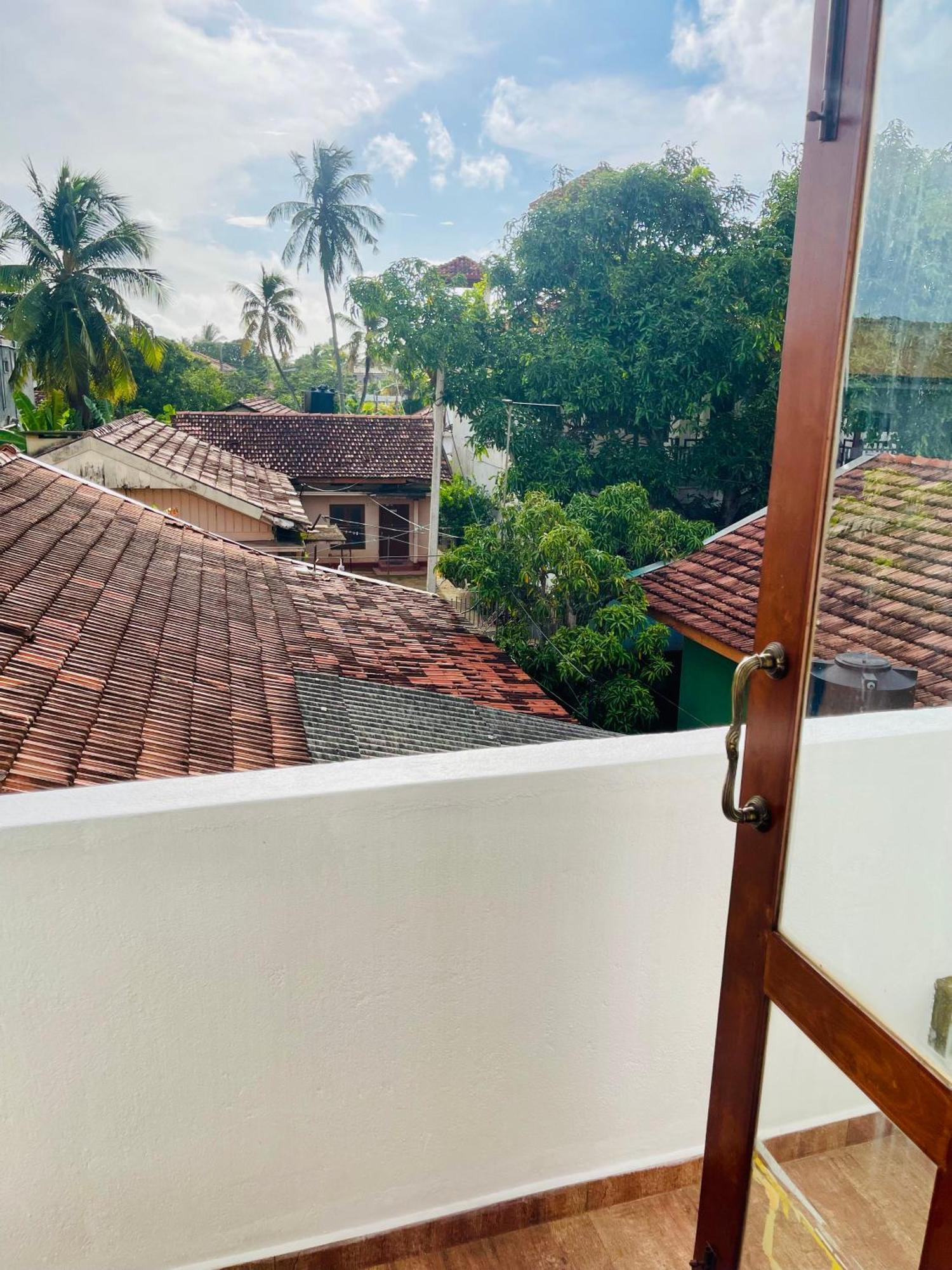 Sand & Surf Guest House Negombo Exterior foto