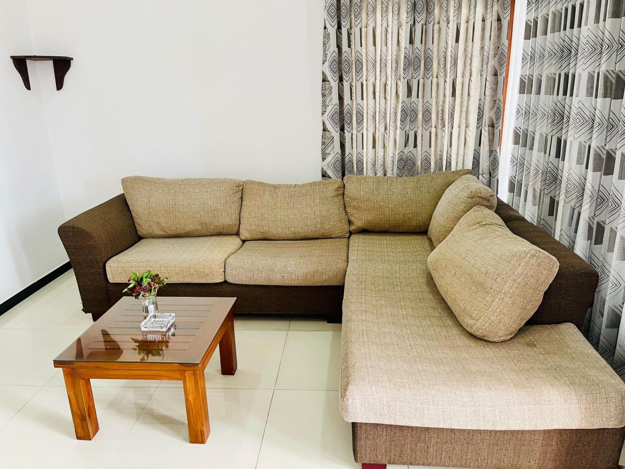 Sand & Surf Guest House Negombo Exterior foto