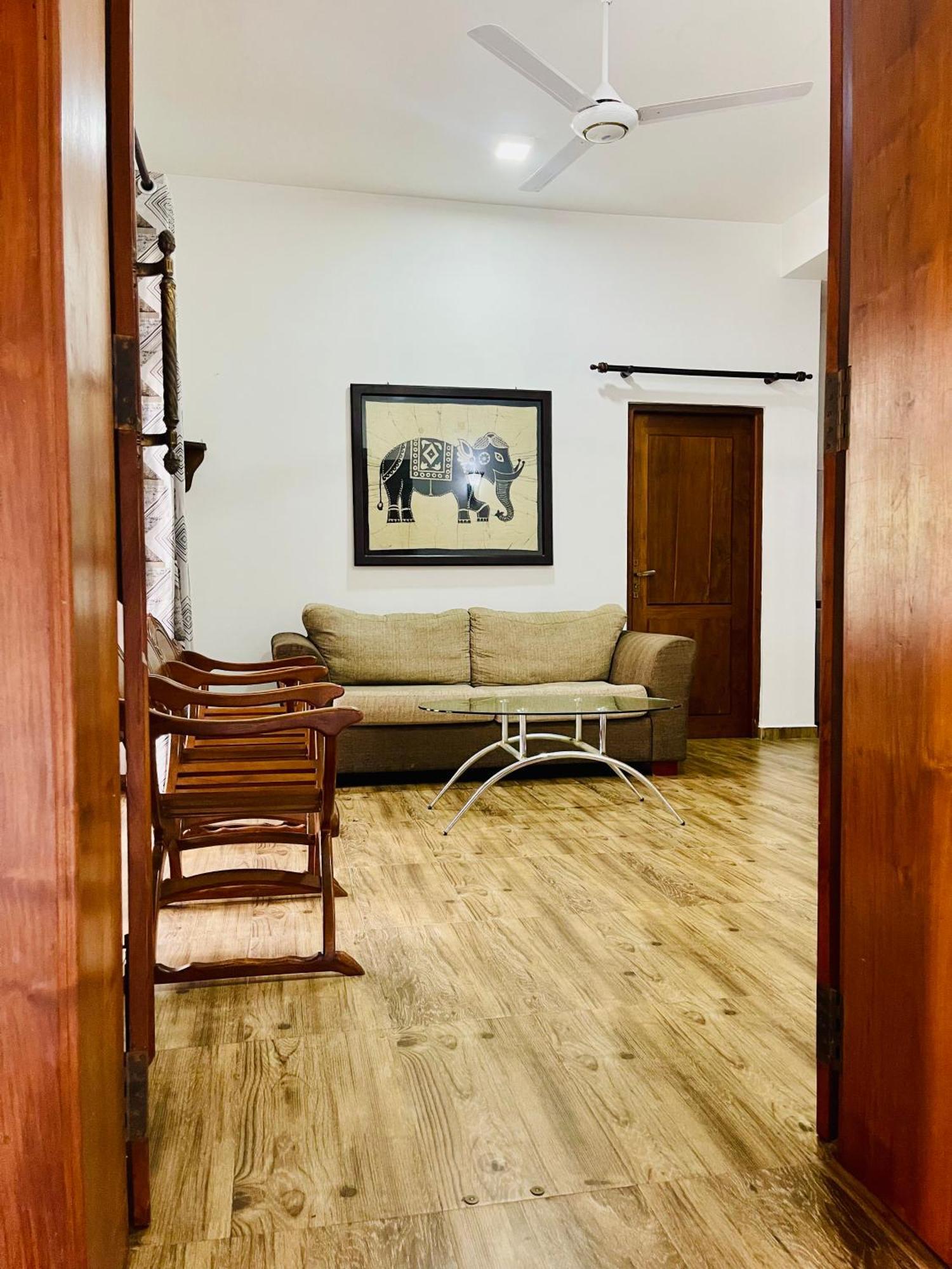 Sand & Surf Guest House Negombo Exterior foto