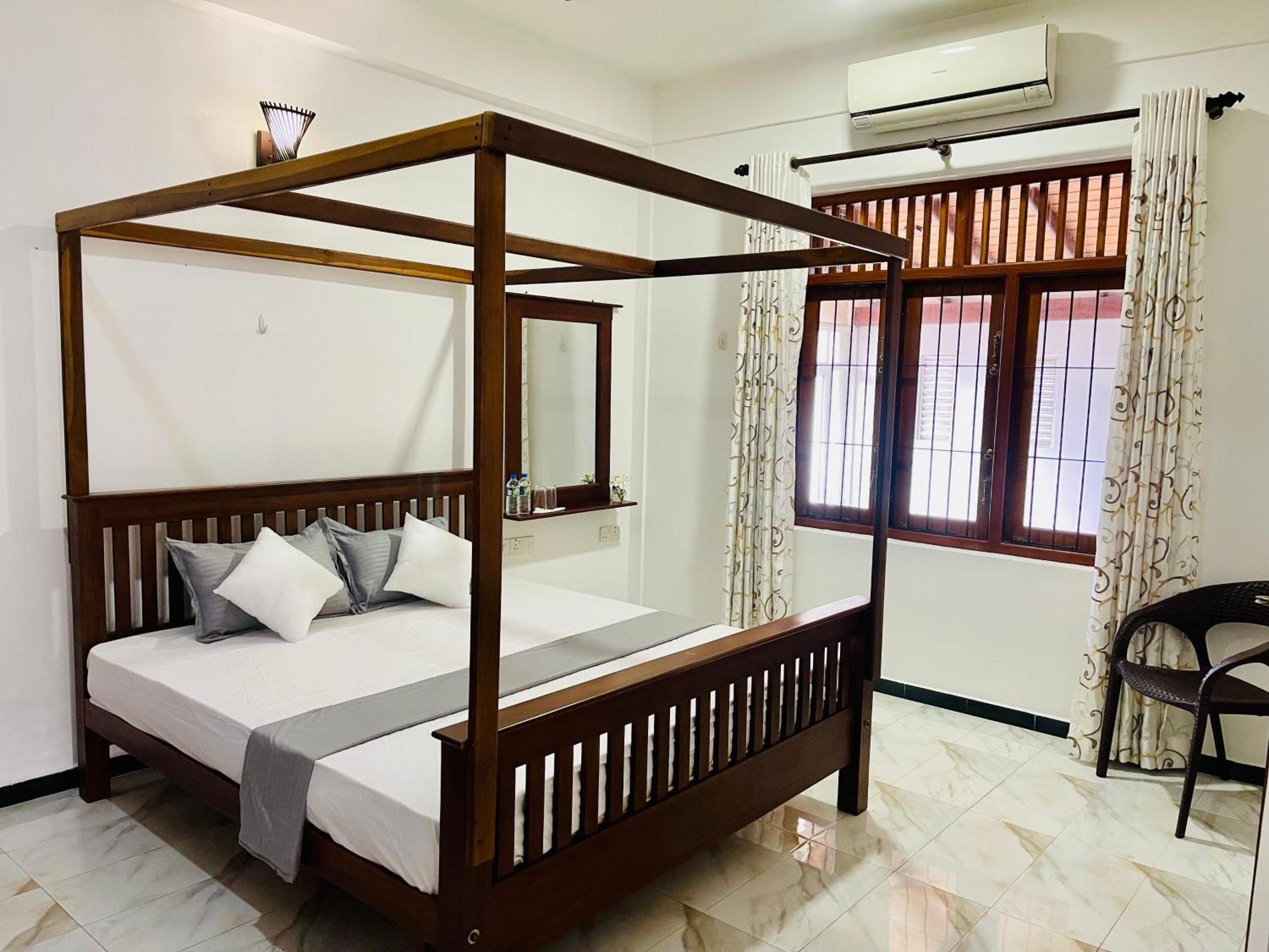 Sand & Surf Guest House Negombo Exterior foto