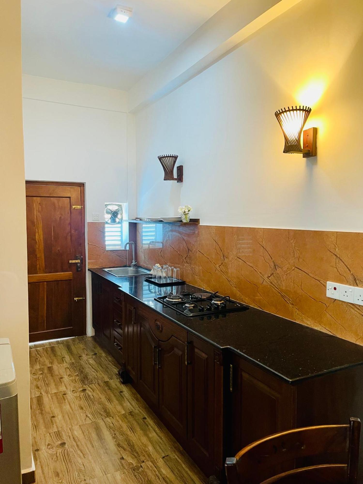Sand & Surf Guest House Negombo Exterior foto